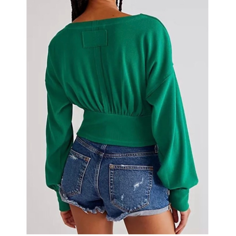 SALE🎈NWOT BLACK WE THE FREE DOLMAN  SLEEVE THERMAL TOP WITH V NECK! - Picture 5 of 10